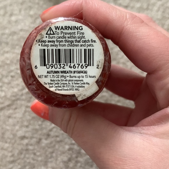 Small Yankee Candle and Holder - Picture 4 of 5